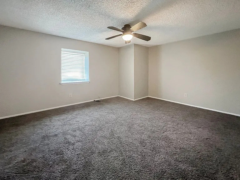3302 N Vista Dr #B — Photo 5