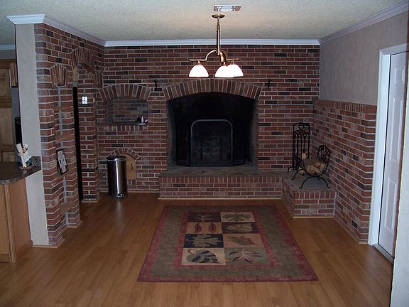 4th image of 8213 NW 74th Ave