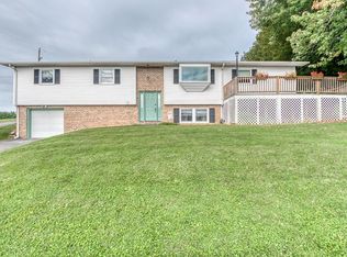 712 Middle Ave, Marion, VA 24354