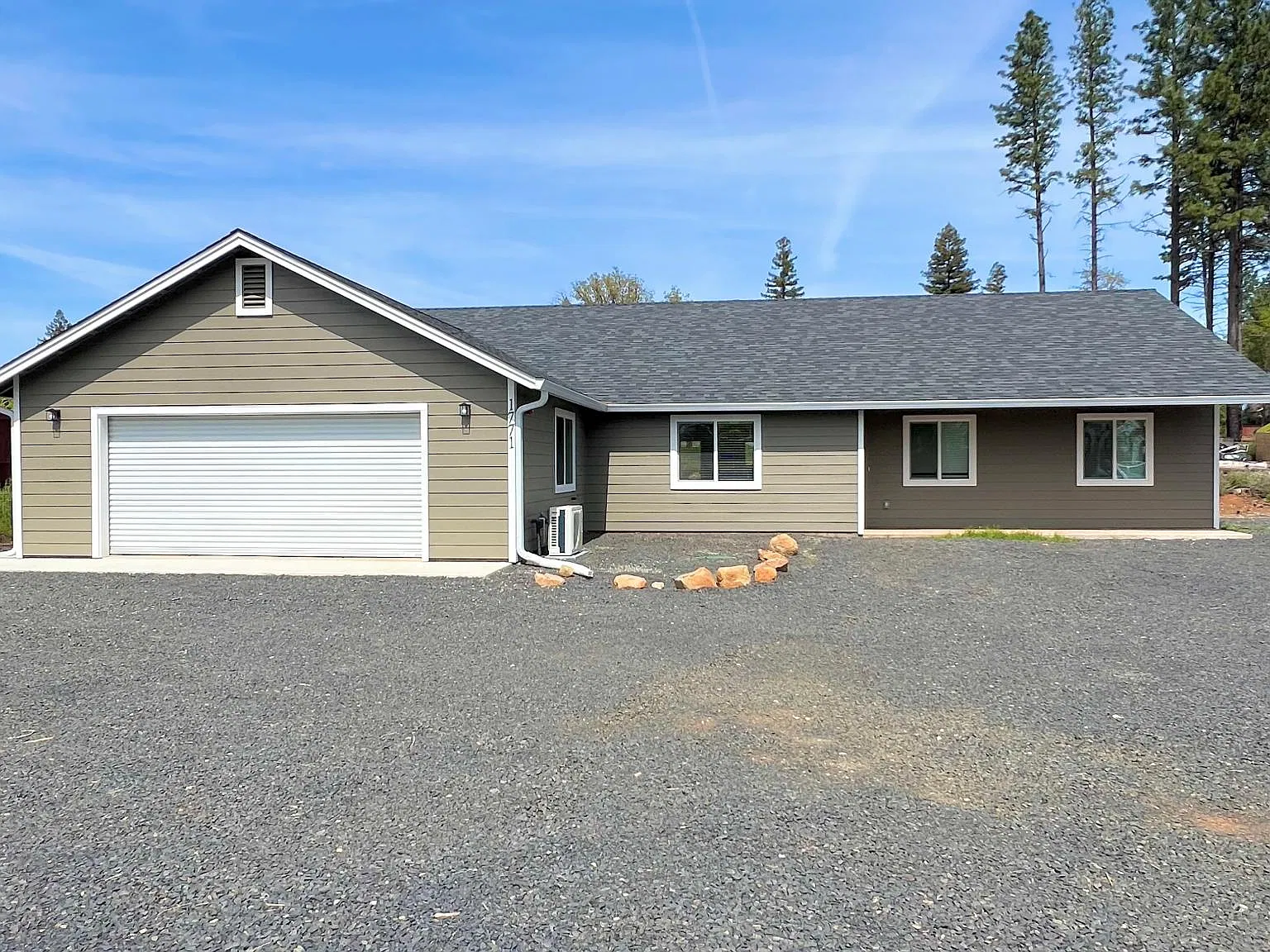 3 bed, 1280 sqft, $1,795 — Photo 1