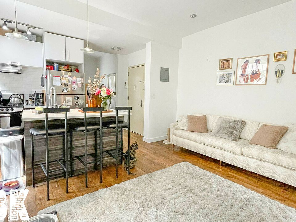 1st image of 305 Woodbine St APT 1