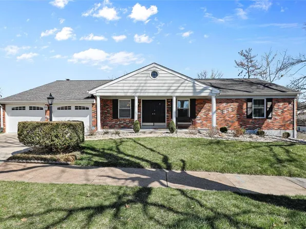 5015 Towne Centre Dr, Saint Louis, MO 63128