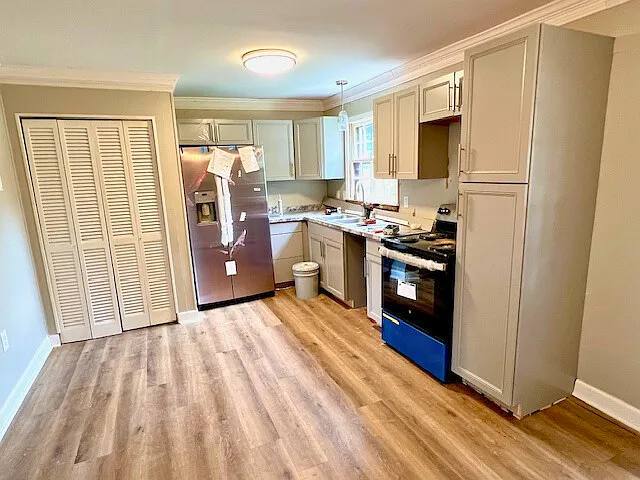 809 Randolph St #2 — Photo 6