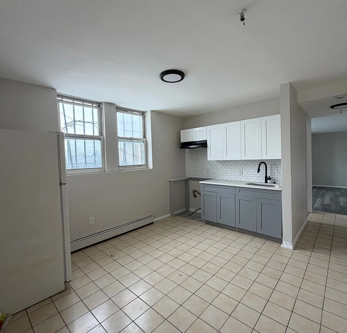 572 Springfield Ave — Photo 2