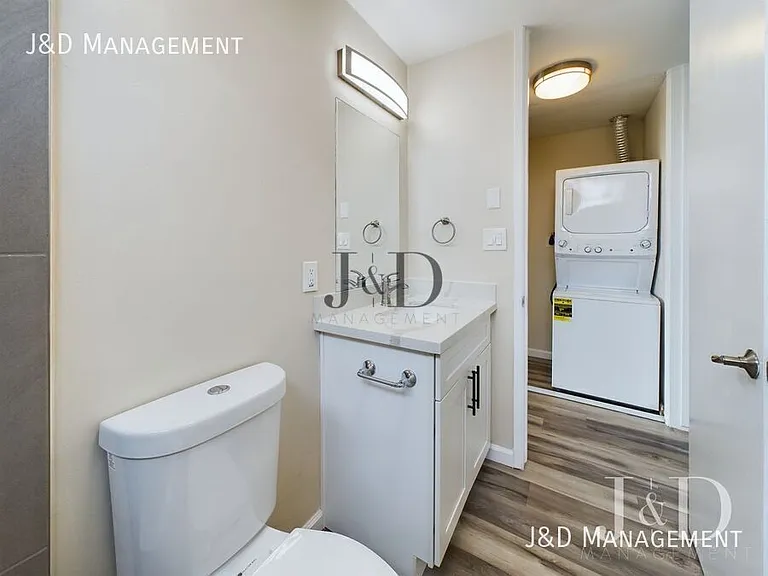 1120 S Pacific St — Photo 14