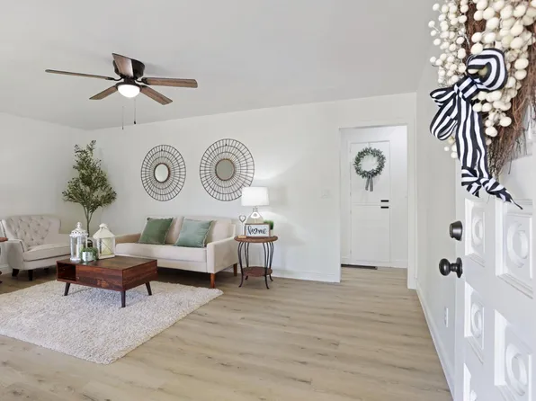 458 E Churchill St, Stockton, CA 95204