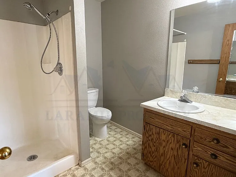 1905 Alsop Ln — Photo 13