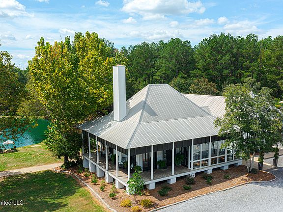 4th image of 241 A Highland Hills Ln