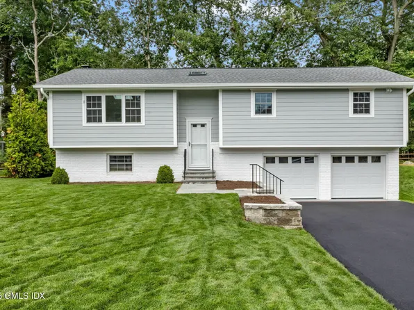 64 Amherst Pl, Stamford, CT 06902