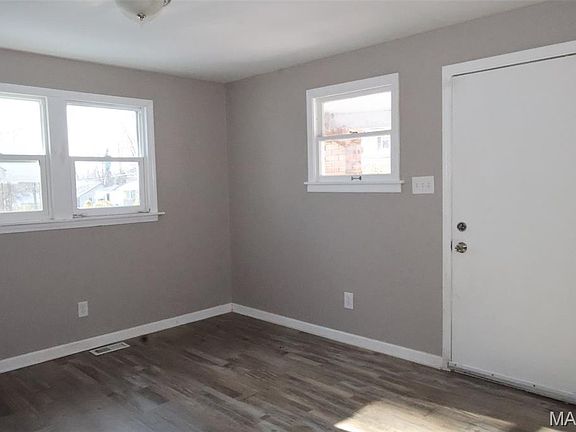 3rd image of 5460 Hamilton Ave