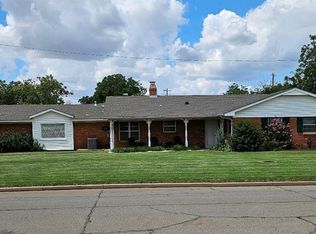 201 Lakeside Dr, Altus, OK 73521