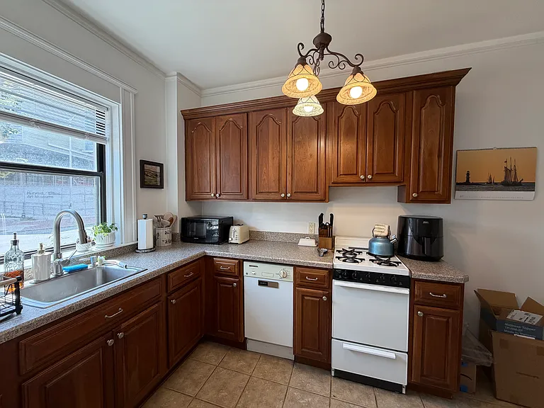 88 Prescott St — Photo 11