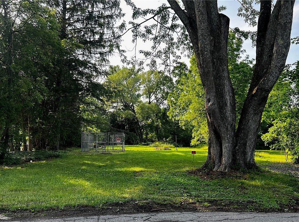 1st image of 649 Manor Dr #12