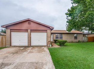 820 Hollow Creek Rd, Burleson, TX 76028