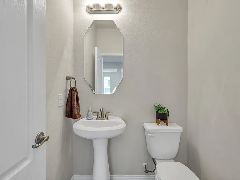 125 Dina Ln — Photo 13