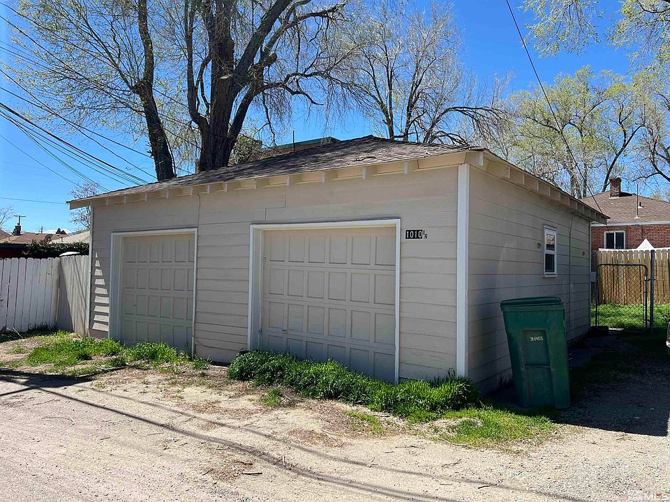2nd image of 1012 Ralston St #1010-1/2