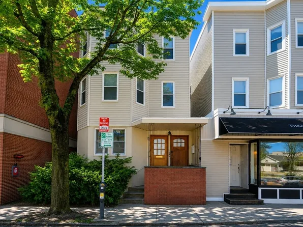 956 Cambridge St #3, Cambridge, MA 02141