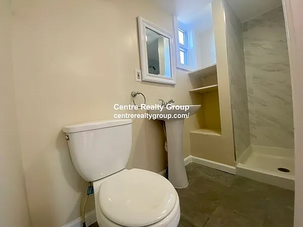 1 bed, 1.0 bath, 800 sqft, $2,000 — Photo 3