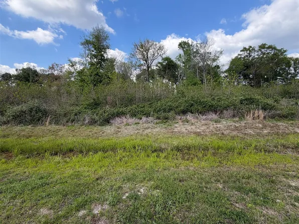 74 County Road 6615, Dayton, TX 77535