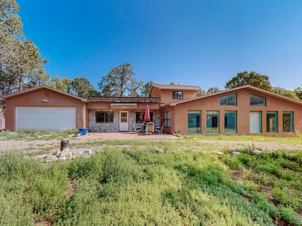 78 Lovato Rd, Tijeras, NM 87059