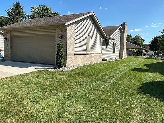 2nd image of 205 N Pointe Dr