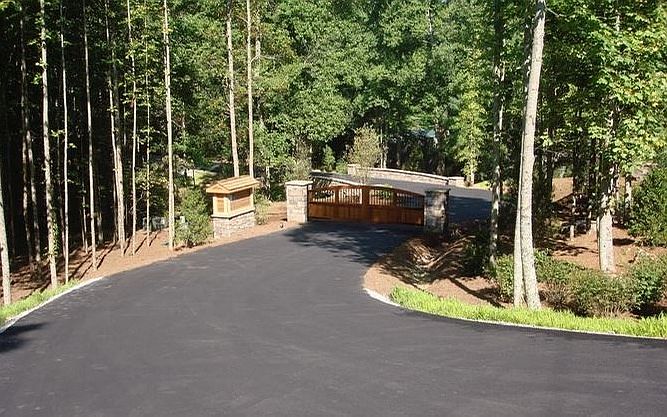 2nd image of 8 Greystone Trce