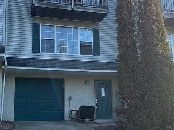 73 Clarks Ln, Wilkes Barre, PA 18705