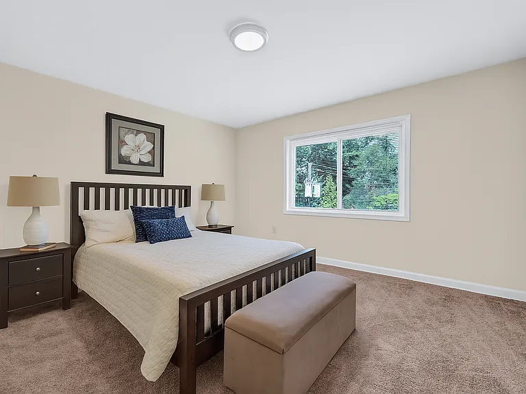 Manchester Manor — Photo 12