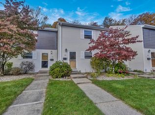 142 Autumn St APT G, Agawam, MA 01001