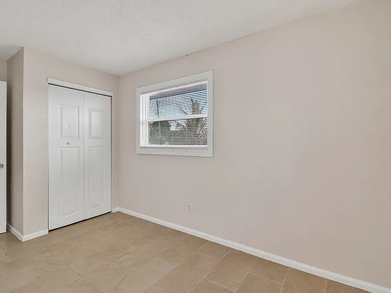 1618 W 26th Ct — Photo 11