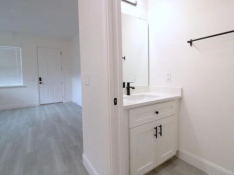 1320 Noble Pl — Photo 3