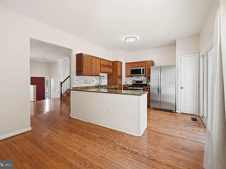 7676 Helmsdale Pl — Photo 10