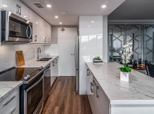 10 Roanoke Rd #806-8, Toronto, ON M3A1E7