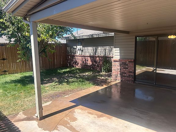 5th image of 4410 Saint Andrews Dr APT B