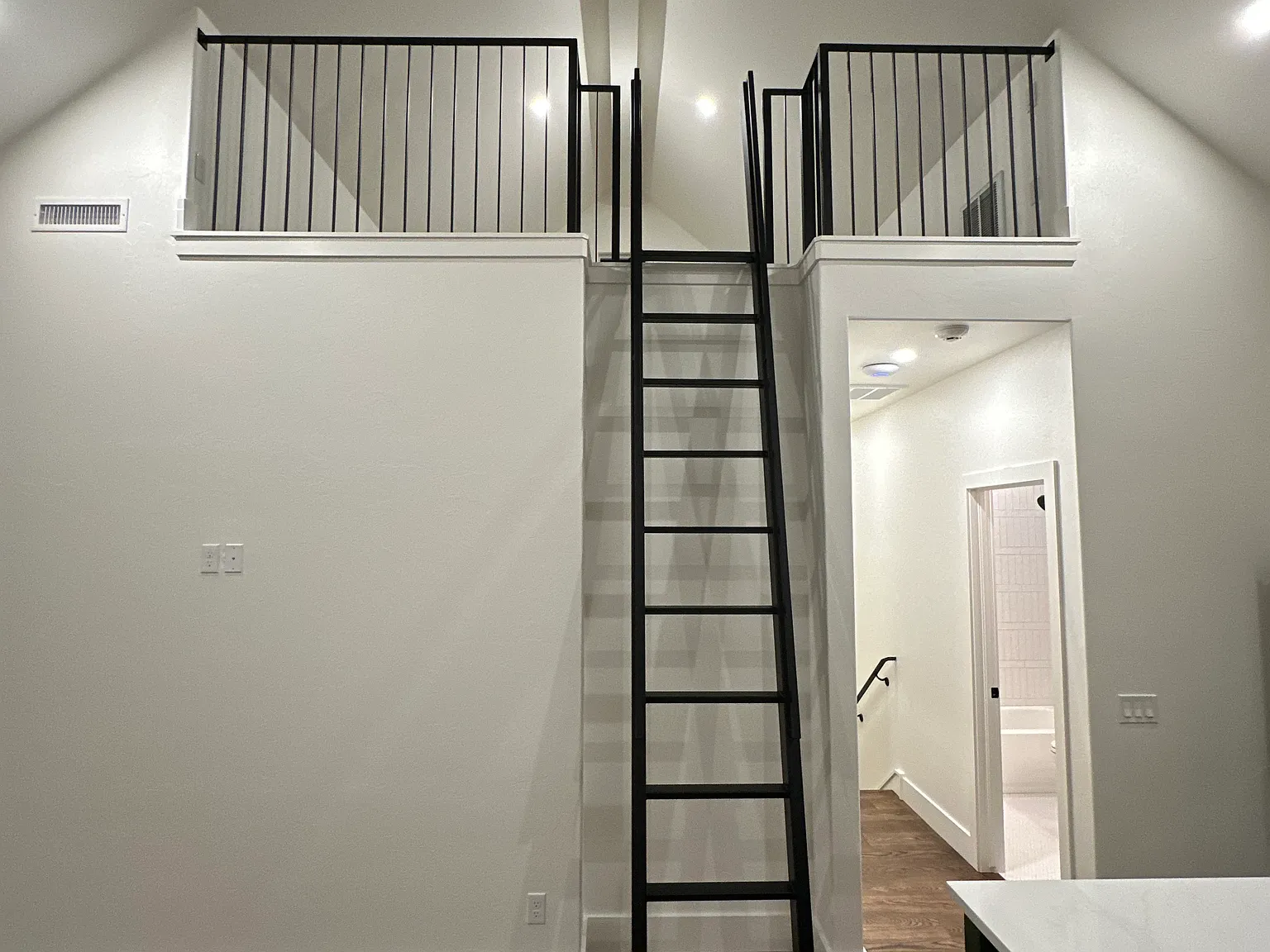1 bed, 607 sqft, $1,600 — Photo 4