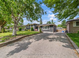 17 Harding Ave, Barrie, ON L4M3K1