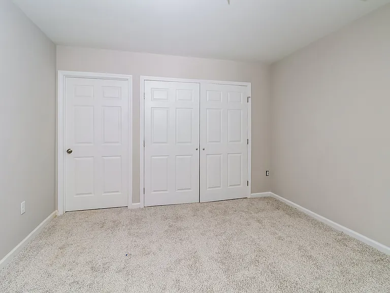 440 Little Sycamore Ln — Photo 8