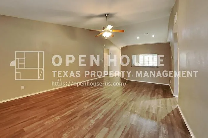 1312 Wyndham Dr — Photo 5
