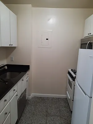 Rented by Bank Neary | media 25