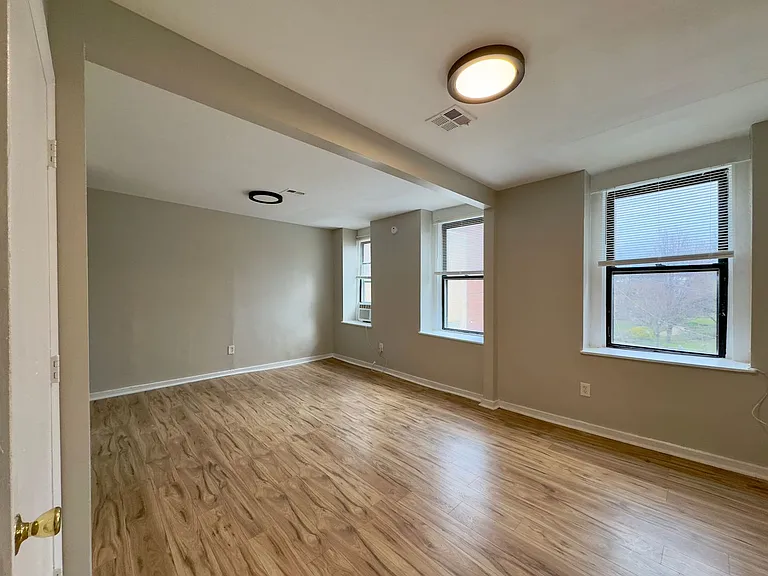 Apartment Units in Midtown, Baltimore, MD! — Photo 12