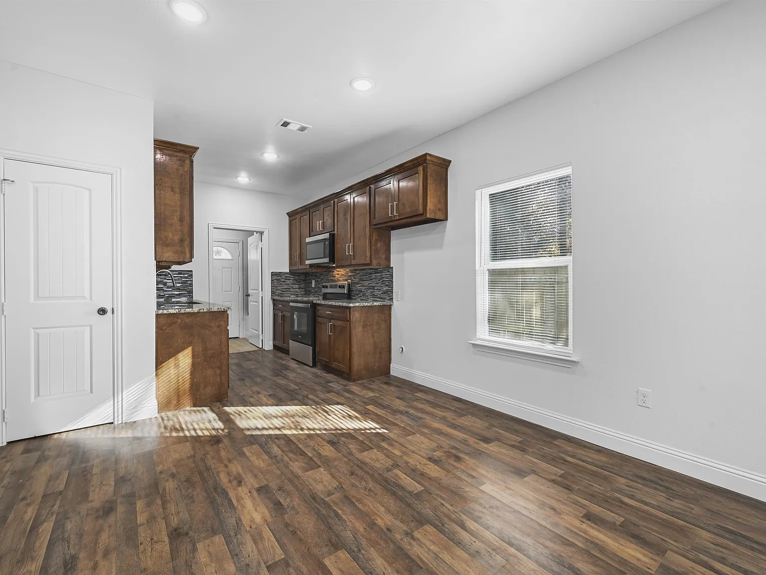 129 Arapaho Trail, Mabank 75156 - 1 — Photo 3
