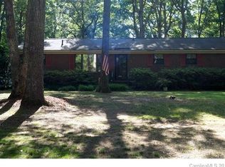 310 Forest Park Dr, Matthews, NC 28104