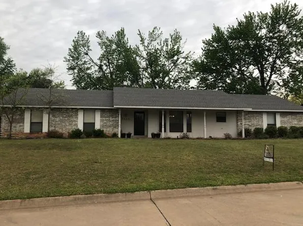 2118 N Crescent Dr, Stillwater, OK 74075
