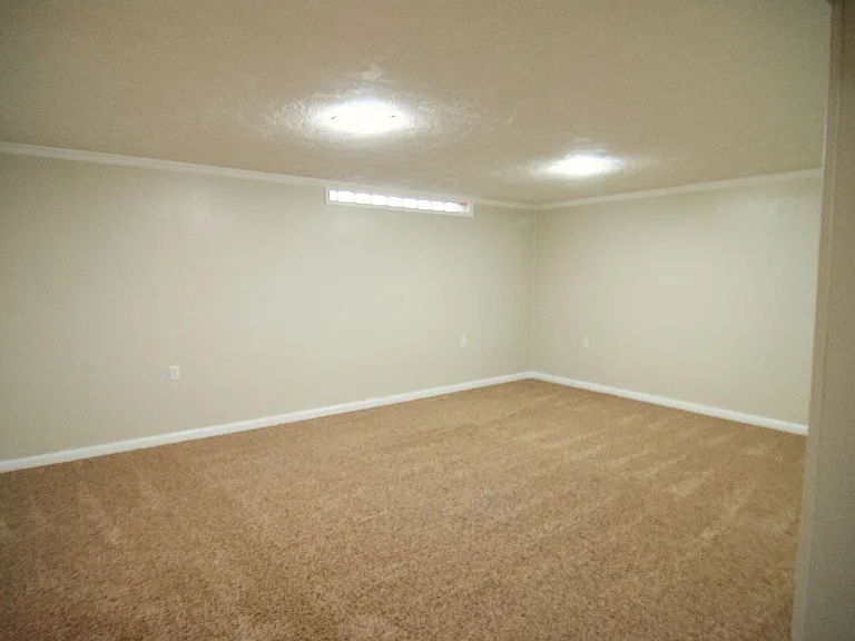 147 N 3900 E — Photo 17