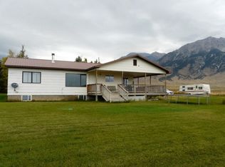 5688 Chilly Rd, Mackay, ID 83251