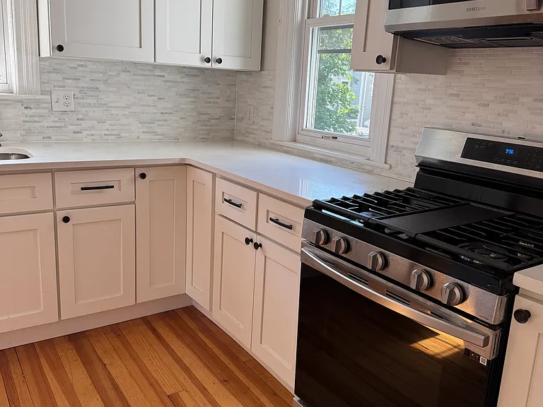 21 Nisbet St #2 — Photo 6