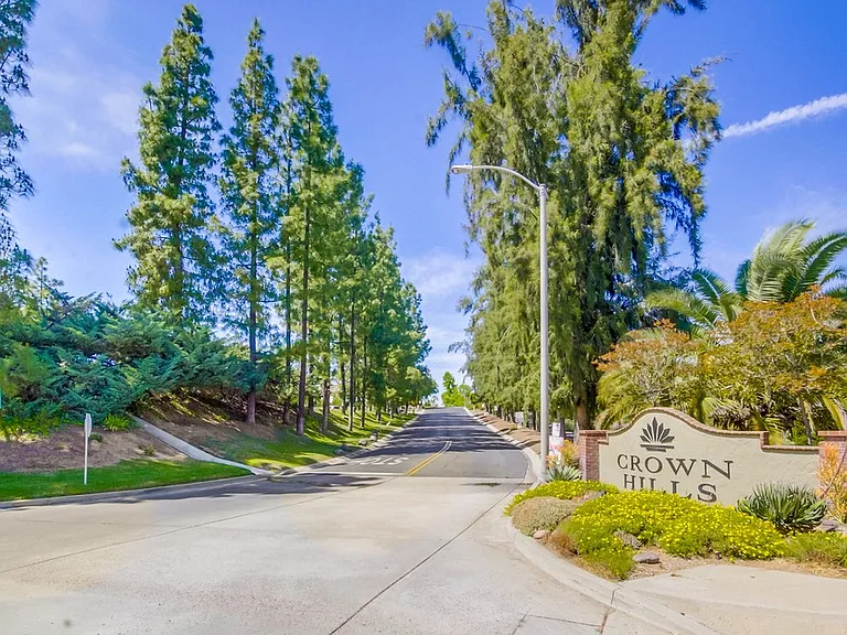 2703 Lobelia Rd — Photo 66