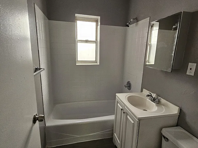 45 Bragaw Ave #3A — Photo 7