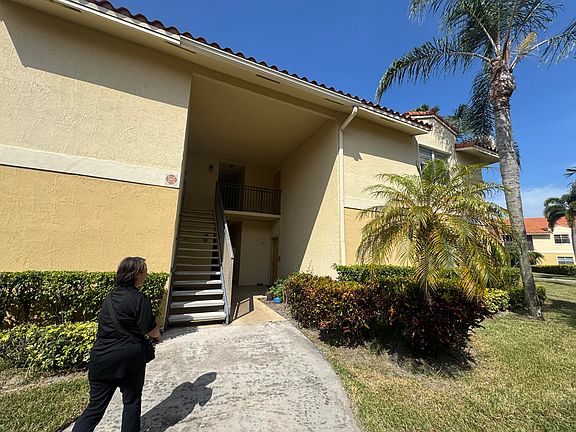 3rd image of 1241 SW 46th Ave APT 1008
