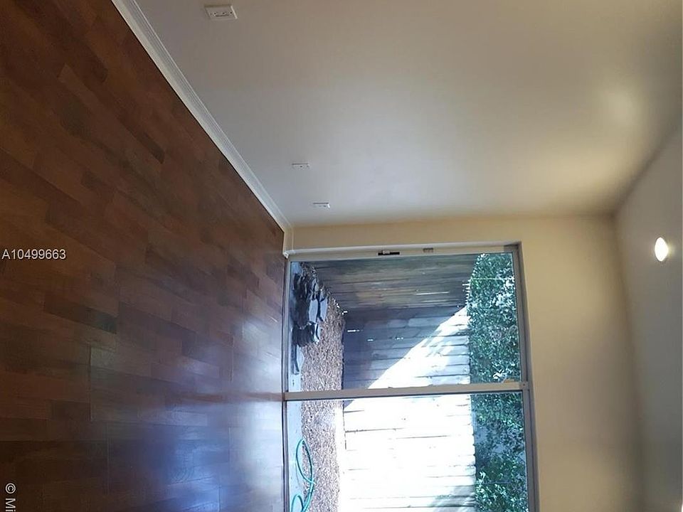 Building Photo 3